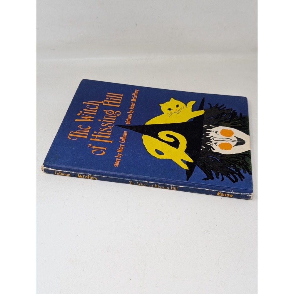 The Witch of Hissing Hill by Mary Calhoun 1964 Weekly Reader Halloween Book VTG - Picture 2 of 10